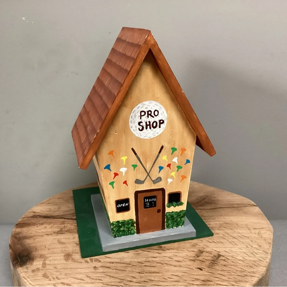 🟢 Vintage & Hand Painted - Solid Wood & Golf Themed Birdhouse - Very Unique - Picture 5 of 14